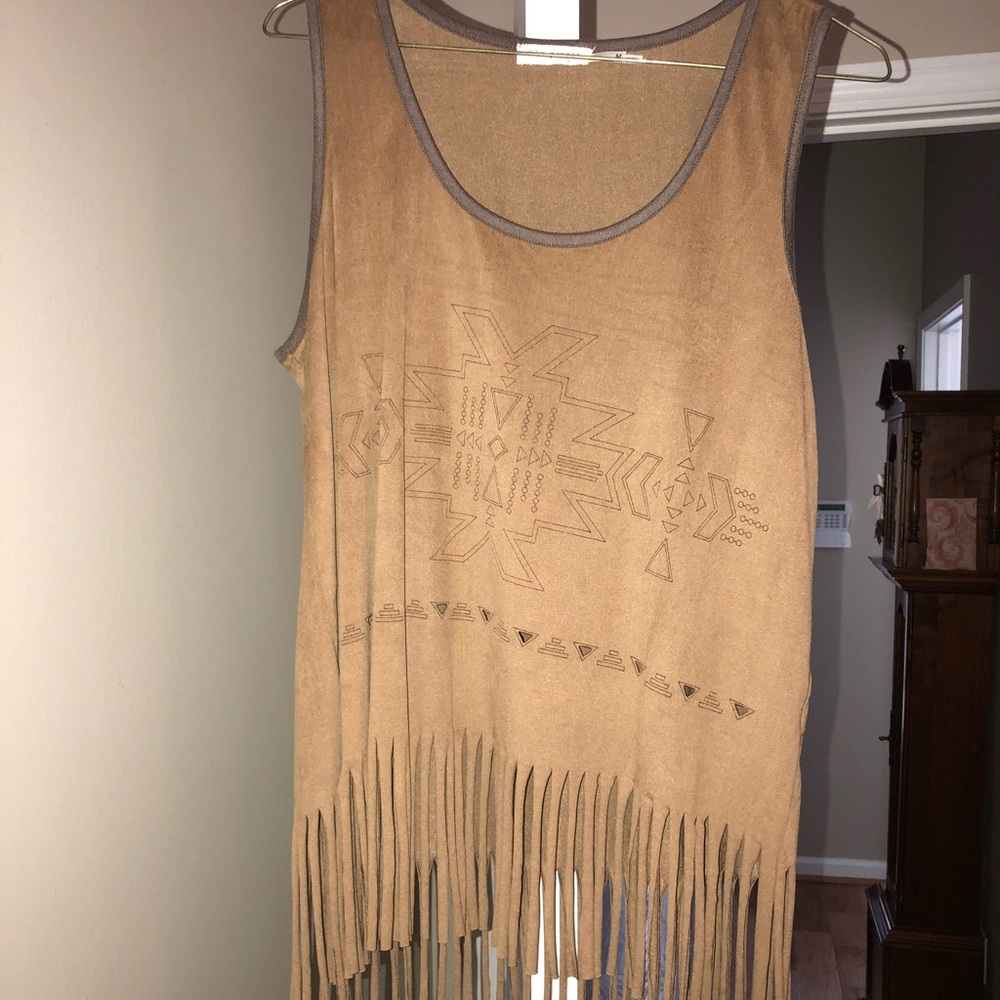 Medium tribal top